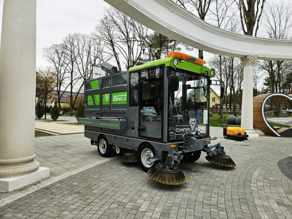 Подметально-уборочная вакуумная машина электрическая SV-25G Pro